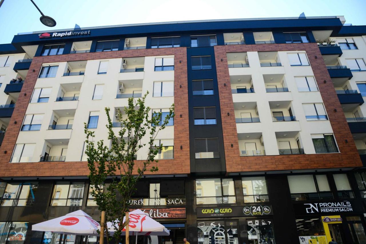 Tesla 70 Apartment With Secure Parking In The Garage Novi Sad Buitenkant foto