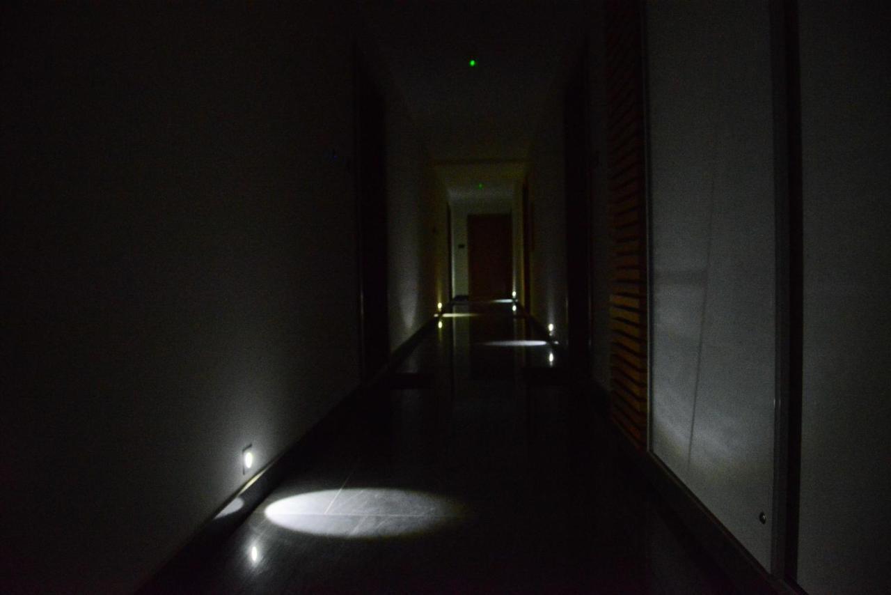 Tesla 70 Apartment With Secure Parking In The Garage Novi Sad Buitenkant foto
